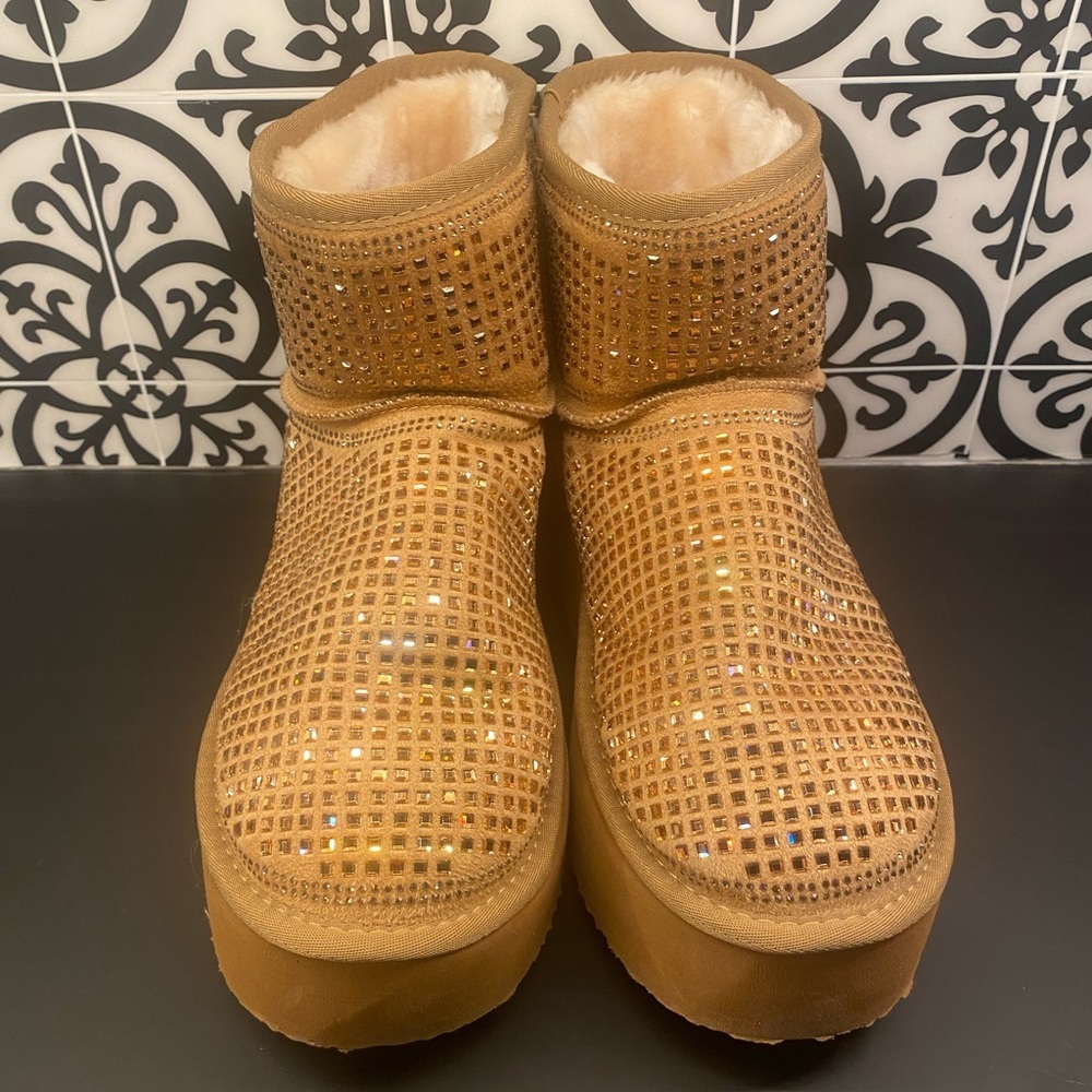 Cape Robbin Rhinestone Platform Booties Size 10 - Picture 7 of 7